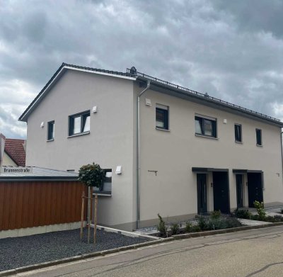 Doppelhaushälfte - BJ 2024, wie NEU
