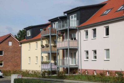 Den Überblick haben:   Helle 2-Raum-Wohnung mit Balkon und Abendsonne – ruhig gelegen in Boizenburg