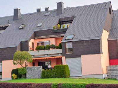 Urgemütliche, helle 2,5-Z-Maisonette-Wohnung mit 2 Loggias 2. OG in Münchberg