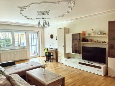 Schöne, lichtdurchflutete Erdgeschosswohnung mit privatem Garten!