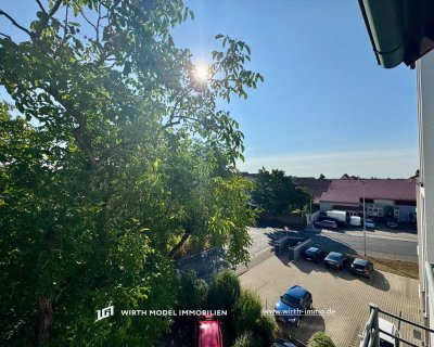 Ein-Zimmer-Apartment mit Balkon und Stellplatz in Schweinfurt - Oberndorf - WHG 12 M