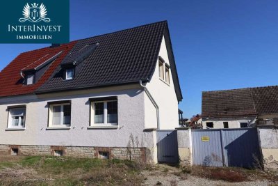 Charmante Doppelhaushälfte mit Potenzial – Modernisiert und großzügiges Grundstück