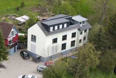 Großzügiges Mehrfamilienhaus mit moderner Ausstattung und vielseitigen Nutzungsmöglichkeiten
