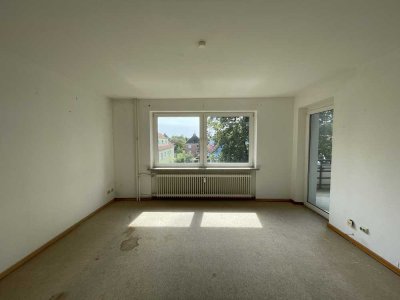 Sanierungsprojekt in zentraler Lage - 3-Zimmer-Wohnung mit Balkon