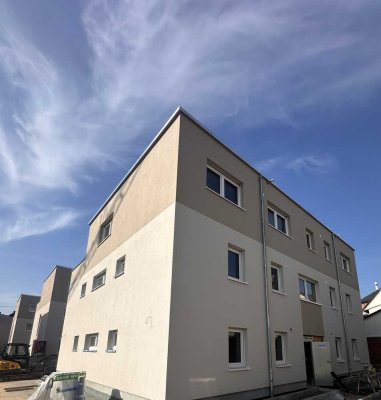 Erstbezug! Exklusive Neubau-Penthousewohnung mit großer Terrasse in 63512 Hainburg