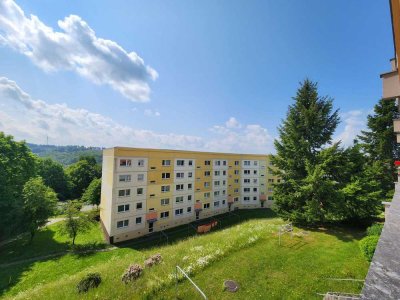 3-2-1-Deins! Attraktive und sonnige 2-Raum-Wohnung mit Loggia sucht neue freundliche Mieter!
