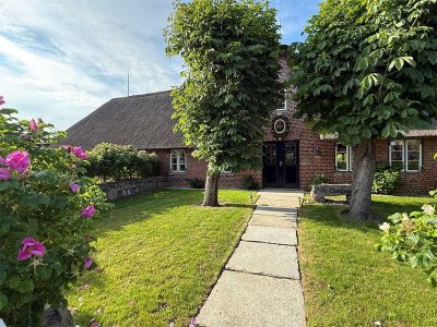Ab sofort - Luxus Hausteil auf Sylt zu vermieten - mit Kamin und Garten