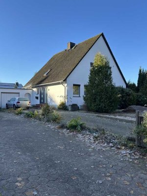 Einfamilienhaus mit Einliegerwohnung & Vollkeller * ca. 255m² Wohn-/Nutzfläche * Garage & Carport