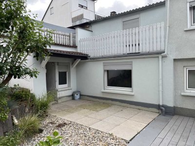 Haus mit 2 ½  Zimmerwohnung, Küche, Bad und Terrasse oberhalb der Innenstadt