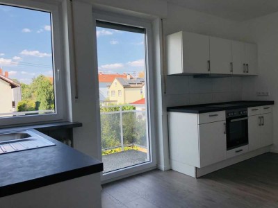 Helle und moderne 1,5-Zimmer-Wohnung mit Balkon und EBK