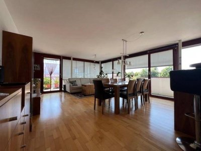 Sehr sonnige, ruhige und gepflegte 3-Zimmer-Wohnung im Dachgeschoss!