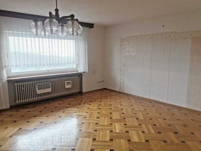 Attraktive 7-Zimmer-Wohnung mit Balkon und EBK in Neudenau