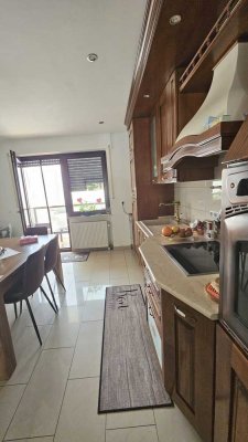 Attraktive 3-Zimmer-Wohnung mit Balkon in zentraler Lage – Bezugsfrei ab 01.10.2025