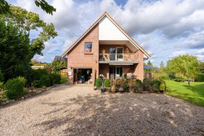 Einfamilienhaus mit Garage auf einem großzügigen eingewachsenen Grundstück in Thomsdorf