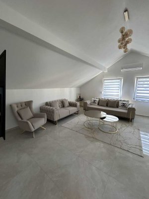 Stilvolle, vollständig renovierte 3-Zimmer-Dachgeschosswohnung in Seelbach