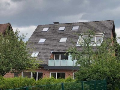 Helle 4-Zimmer-Maisonette-Wohnung mit geh. Innenausstattung und Balkon