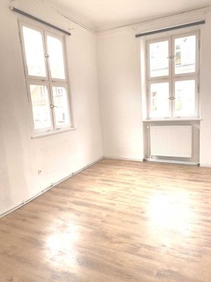 kompakt geschnittene 5 Zimmer Wohnung im Herzen der Altstadt