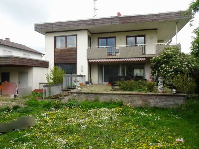 1 - 2 - Familienhaus, großzügig geschnitten mit 7 Zi. und 3 Bäder
