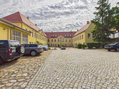 Charmante 3-Raum-Dachgeschosswohnung im Schloss Weistropp