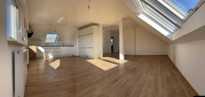 Hochwertige 2-Zimmer-DG-Wohnung mit Einbauküche in Ensingen