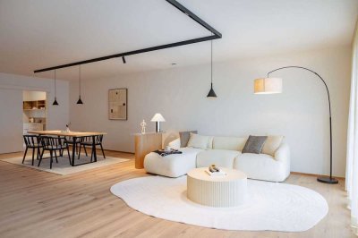 Großzügiges, stilvolles Wohnen im Chiemgau - Fußläufig zu Therme, Einkauf, Klinik, Bahnhof