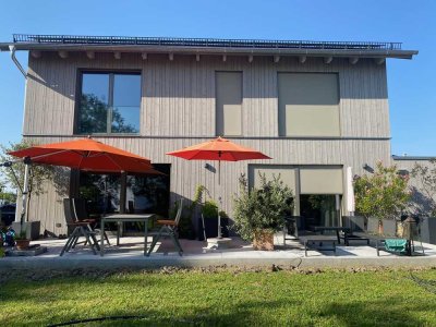 Schönes und neues KFW40-Einfamilienhaus mit luxuriöser Innenausstattung