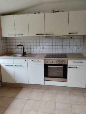 3 Zimmer Wohnung mit Dachboden + Stellplatz ab sofort zu vermieten