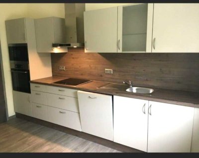 2-Raumwohnung mit Balkon, EBK und FBH