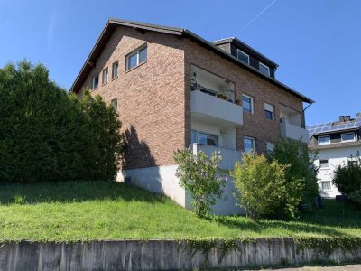 Wohnen im Grünen – Helle Etagenwohnung mit Balkon in idyllischer Lage von Hellenthal