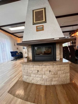 endlich Platz für die Großfamilie, schönes Haus, große Räume, Kinderfreundl. in Babenhausen