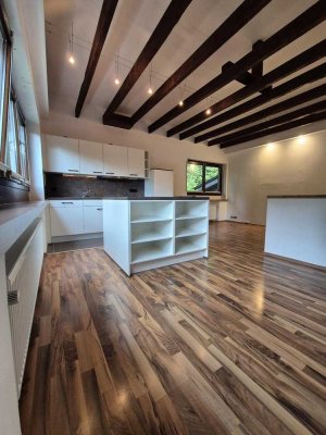 Charmante und großzügige Wohnung nahe am Grünen