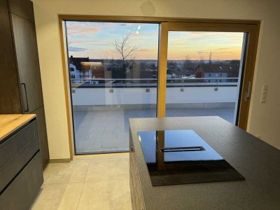 Tolles Penthouse, Aufzug, 4. Zi., Top Küche, Weitblick, neuw.