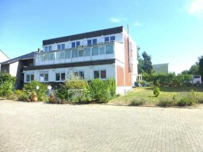 Wohnen /Gewerbe: Pflege.- Altersh.,betreutes Wohn.in LEV-Manfort