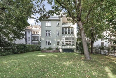 Repräsentative Altbauwohnung in bester Lage von Hietzing