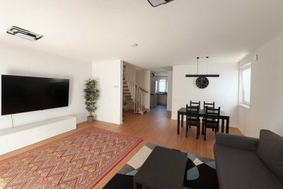 Moderne Doppelhaushälfte (BJ 2024) mit Garten, EBK & 2 Stellplätzen – Ideal für Familien