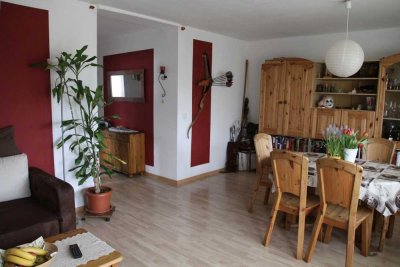 Ruhig gelegene,schöne 3-Zi Wohnung von Privat