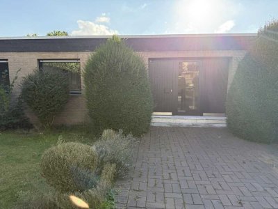 L-förmiger Reihen-Bungalow und auf einer Ebene wohnen