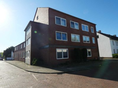 Moderne helle 4-Zi-Wohnung mit Balkon