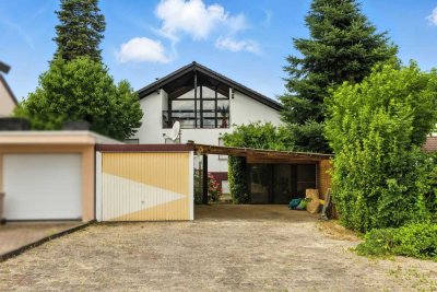 Attraktives Traumhaus mit Einliegerwohnung und hellem Dachstudio – Charmant und lichtdurchflutet