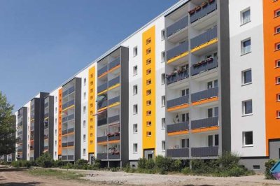 Erstbezug nach Sanierung mit Einbauküche und Balkon: freundliche 2-Zimmer-Wohnung in Ballenstedt