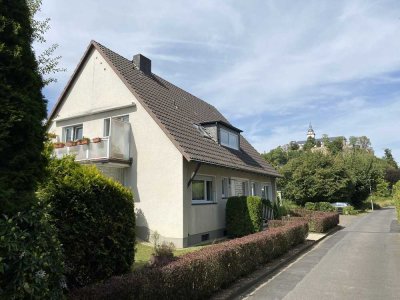 Ruhiges älteres Ehepaar oder Single gesucht für 3-Zimmer-Wohnung mit Balkon in Siegburg Zentrum
