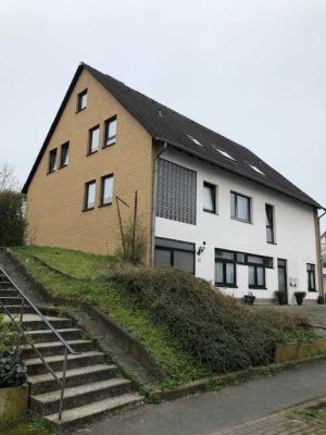 Ansprechende 4-Zimmer-Hochparterre-Wohnung mit Balkon und Einbauküche in Göttingen