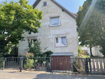 Freistehendes, Abbruch,-  oder Sanierungshaus in Alt-Refrath mit Aus-/ & Umbaumöglichkeiten!