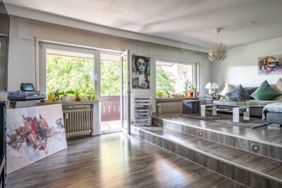 2,5 Zimmerwohnung in 3 Familienhaus mit Balkon