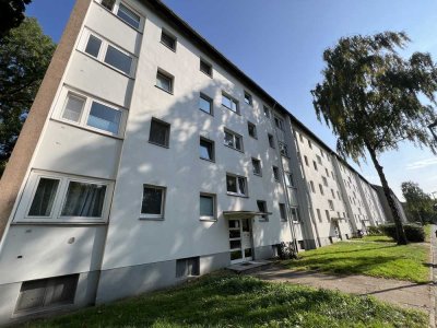 Helle moderne 3 Zi.- Whng. - neues Wannenbad mit Fenster und Balkon - Duisburg