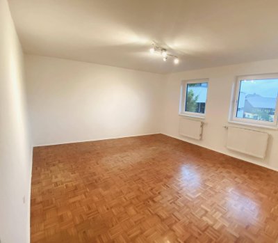 Großzügige 4-Zimmer-Wohnung in ruhiger Toplage Morzg – frisch saniert, mit Außen-Stellplatz