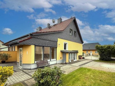 Ankommen & Wohlfühlen – Familienfreundliche Doppelhaushälfte in Aken mit Gästehaus und Garten!
