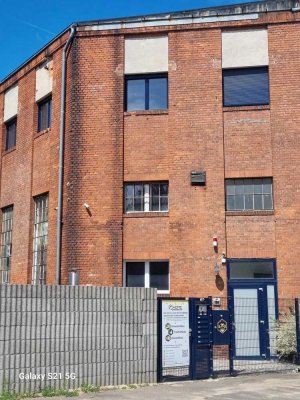 Charmante 3 Zimmerwohnung mit EBK im Industriedesigne in MD-Neustadt