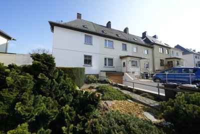 +++ Reihenendhaus mit 4 Zimmern, großer Küche, 2 Bädern, sonnigem Garten und Garage +++