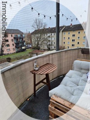Gepflegte Altbauwohnung in Biebrich !Balkon und TGL-Bad!